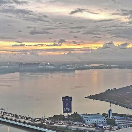 ג'והור בהרו Yussy 2 Bedrooms Condo At R&F Princess Cove מראה חיצוני תמונה