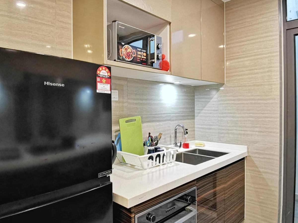ג'והור בהרו Yussy 2 Bedrooms Condo At R&F Princess Cove מראה חיצוני תמונה
